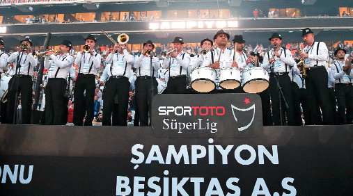 Ve 'Süper Lig'in sezonu süper tamamlayan takım tacını taktı
